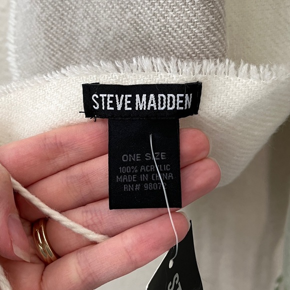 NWT Steve Madden Scarf Pashmina Fringe Multicolor Stripe Cream Sage Grey O/S - Picture 4 of 5